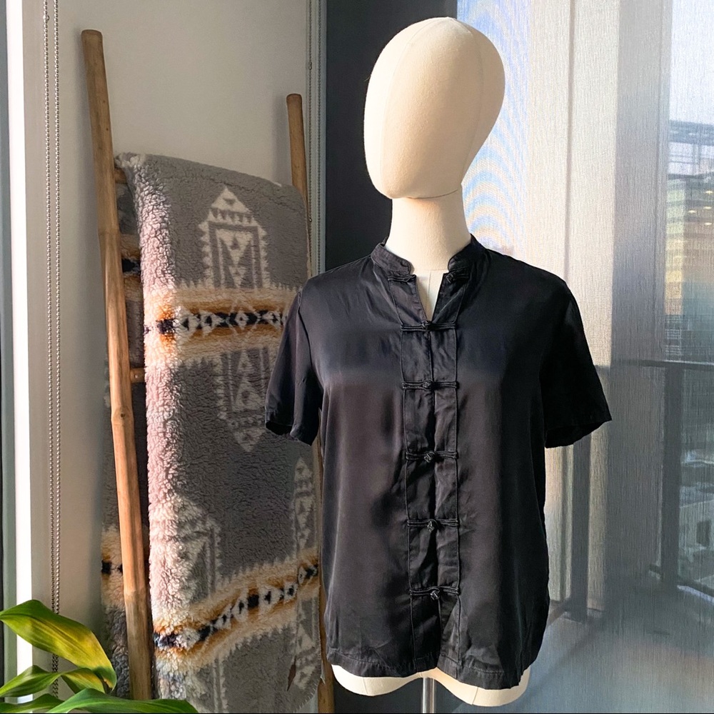 Reformation Black Short Sleeve 100% Silk Asian Style Blouse Top Women’s Small